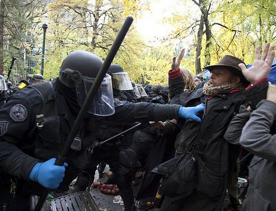 <b>Amerikan polisinin Wallstreet olaylar�na m�dahalesi</b>