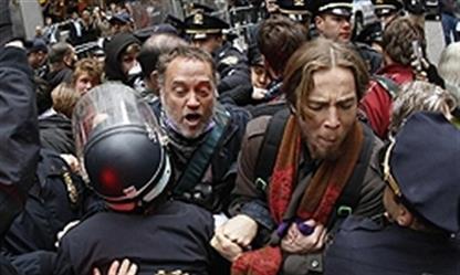 <b>Amerikan polisinin Wallstreet olaylar�na m�dahalesi</b>