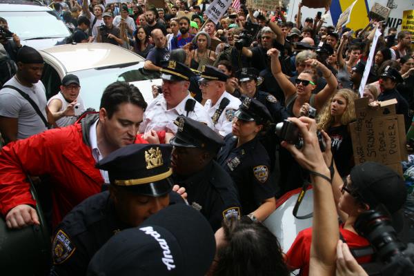 <b>Amerikan polisinin Wallstreet olaylar�na m�dahalesi</b>