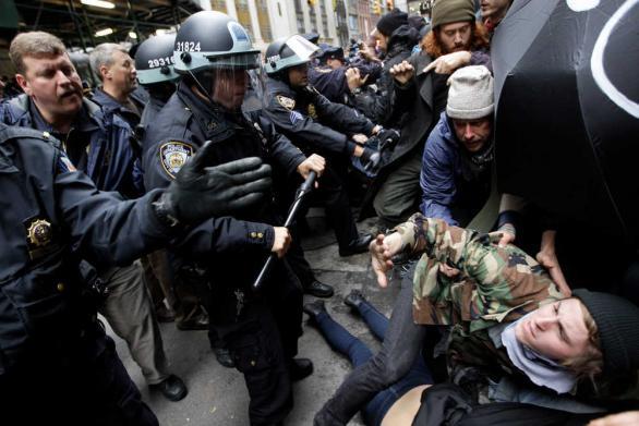 <b>Amerikan polisinin Wallstreet olaylar�na m�dahalesi</b>