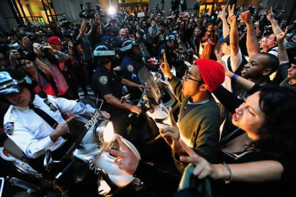 <b>Amerikan polisinin Wallstreet olaylar�na m�dahalesi</b>