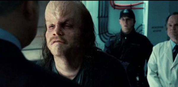 Bu tuhaf grnl adamn Hollywood'da yakkllyla dikkat eken biri olduuna inanabiliyor musunuz....