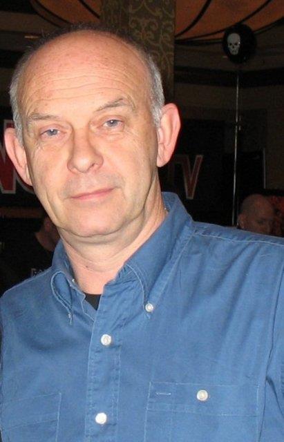 Doug Bradley oynad.