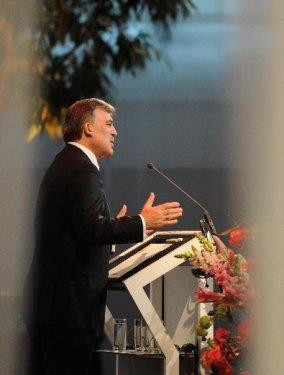 Sitede, Gl'n yurt ii ve yurt d gezilerinden kendisinin beendii fotoraflar da yaynland