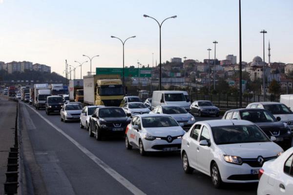 stanbullularn 1 saatlik mesafeyi trafik skkl yznden ortalama 2 saat 4 dakikada alabildii ortaya kt.