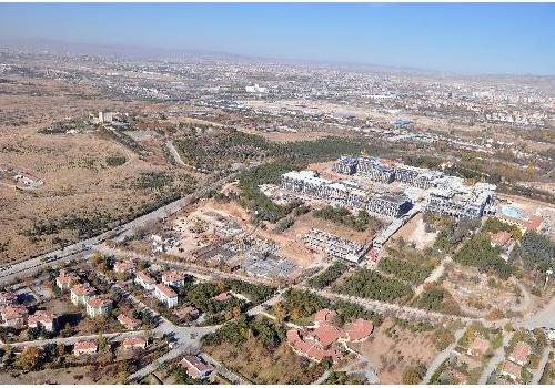 elik destekli zel betonlarla yaplan bu merkez, sava, kimyasal, biyolojik, nkleer ve siber saldrlar ile terr eylemlerinde ise "Hkmet Harekt Merkezi" olarak kullanlacak.