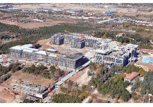 Atatrk Orman iftlii'nde Orman Genel Mdrl arazisine ina edilen yeni Babakanlk binasn havadan grntlendi.