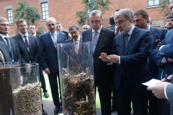 Erdo�an'a ziyareti s�ras�nda �sve� Enformasyon Teknolojileri ve Enerji Bakan� Anna-Karin Hatt, Stockholm Valisi Sten Nordin e�lik etti.