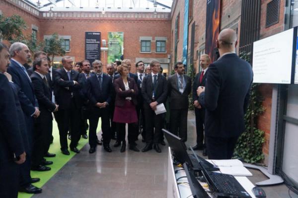 T�rkiye heyetinde Avrupa Birli�i Bakan� ve Ba�m�zakereci Egemen Ba���, Enerji ve Tabii Kaynaklar Bakan� Taner Y�ld�z, Ekonomi Bakan� Zafer �a�layan ve Ula�t�rma Denizcilik ve Haberle�me Bakan� Binali Y�ld�r�m yer ald�.