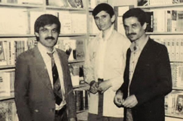 Abdullah G�l Cumhurba�kanl��� m�ze-k�t�phanesinde, G�l'�n ki�isel e�yalar�n�n yan� s�ra kritik s�re�lerde yapt��� konu�malar, daha �nce hi� yay�nlanmam�� foto�raflar ve yak�n tarihe ���k tutacak baz� yaz��malar� bulmak m�mk�n olacak.