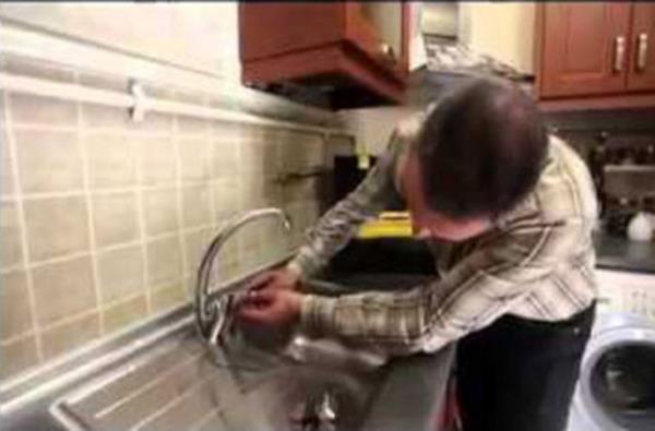 Evdeki ufak tefek ar�zalar i�in usta �a��rmak b�t�enizi yorar! Tornavida, pense gibi aletlerle aran�z� iyi tutun!