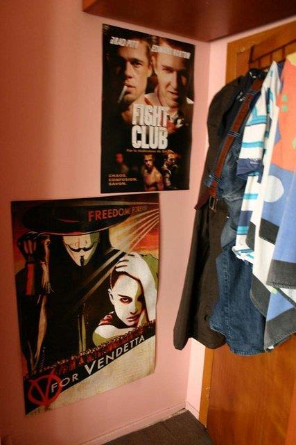 ��renci evini bir g�n bo�altman�z gerekecek, duvarlara durmadan bir �eyler yaz�p yap��t�rmay�n!