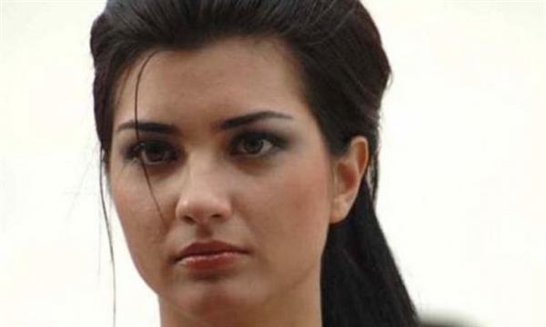 Tuba Bykstn'n duru gzellii dillere destan.