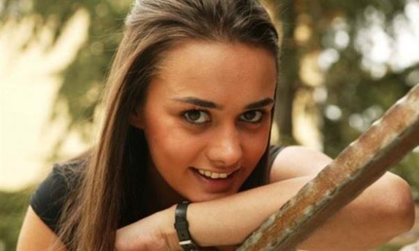 Hande Soral da Trkiyenin en gzel yzl esmerlerinden biri.