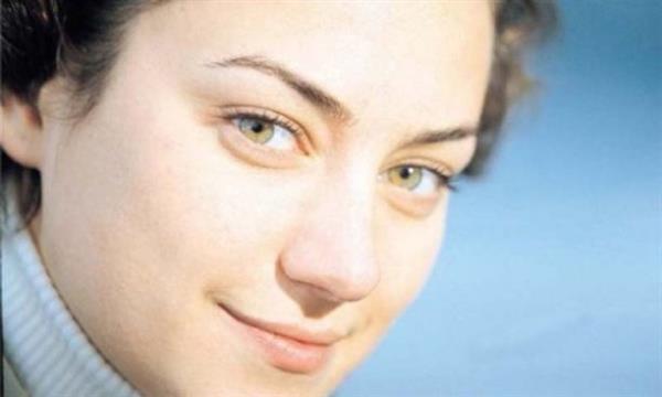 Sanem elik de gzel yzl oyunculardan.