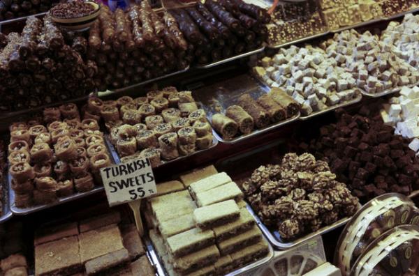 Bu arlardan sadece hediyelik eya deil