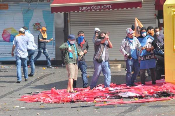 Bug�n �stanbul Emniyeti taraf�ndan bas�na da��t�lan g�r�nt�lerde ya�anan olaylar t�m ��plakl���yla g�r�l�yor.