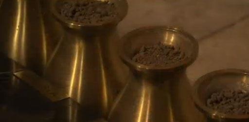 Atatrk mezar odasnda vatan topranda yatyor