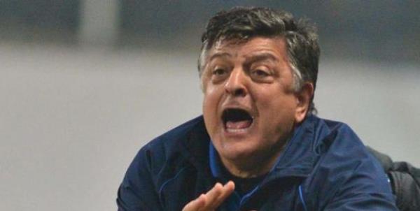 <b>Ylmaz Vural -</b> Kat zerinde FB stn. Sneijder, Muslera yok GS'de, FB'de ise problem yok. Hoca derbi man havasn yaam deil, FB ise kongrede baarm bakan motivasyonu ve sahasnda kazanma stnl ile kyor. Fenerbahe'nin, Drogba faktrne zm bulursa kazanmas mmkn. Favori gzkmemesine ramen GS'n kadrosu FB'nin kadrosundan daha iyi. Ama Fener'de n alandaki oyuncular gol atyor. FB kazanrsa lig kopar.