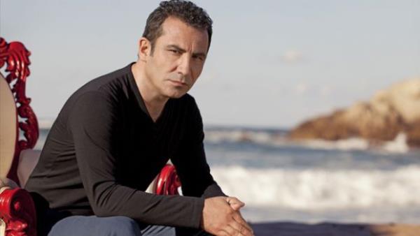 <b>Ferhat Ger - </b>Fenerbahe yeni bir bakanlk seiminden kt ve moraller yksek, ayrca kendi sahasnda oynayacak. Galatasaray'da Sneijder ve Muslera'nn olmayacak olmas bir dezavantaj. Skor tahmin edemiyorum ama favori Fenerbahe gibi grnyor.