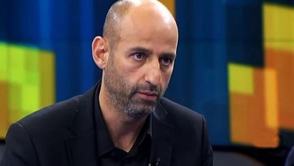 <b>Serhat Ulueren</b> - Galatasaray'n 2 ma st ste kaybedeceini tahmin etmiyorum. Fenerbahe favori ama G.Saray'n 14 yl kazanamama ansszln kracan dnyorum, bence Galatasaray galibiyete yakn ama beraberlik de ihtimal. 2-1 Galatasaray kazanr.