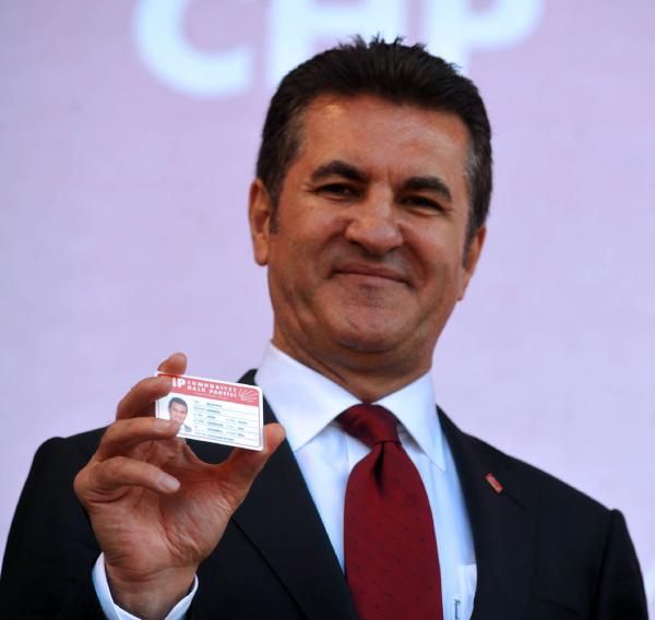 Bu nemli ayda bu muharrem aynda rabbim bizi burada buluturdu. Tutmu olduunuz orular Allah'n makbul eylesin. Genel Bakanmz Sayn Kldarolu ile birlikte diyoruz ki Ramazan ay da bizi muharrem ay da bizim. Ba ak olan kardeimiz de bizim ba kapal olan da bizi.