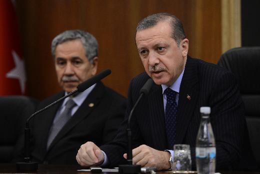 08/02/2013  Babakan Recep Tayyip Erdoan, Slovakya&#8217;ya yapt resmi ziyaret dns Esenboa Havaliman&#8217;nda basn mensuplarnn sorularn yantlad. Babakan Erdoan&#8217;a Babakan Yardmcs Blent Arn elik etti.