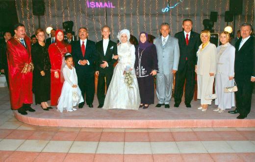 03/09/2005  evre ve Orman Bakan Osman Pepe&#8217;nin olu smail Pepe ile, Enerji ve Tabii Kaynaklar Bakan Hilmi Gler&#8217;in kz eyma evlendi. Ankara Bykehir Belediye Bakan Melih Gkek&#8217;in kyd nikhta iftin ahitliini TBMM Bakan Blent Arn ile Babakan Recep Tayyip Erdoan yapt