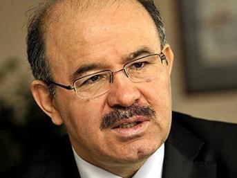 <p><b>Hseyin elik</b></p>   Grtlak kanserinden hayatn kaybeden gazeteci Sava AY'a Allah'tan rahmet, ailesine, basn camiasna ve sevenlerine basal dilerim.