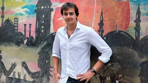 <p><b>Sadri Alk </b></p>  Sava Ay vefat etmi allah rahmet eylesin, ok samimi dzgn bir insand. Mekann cennet olsun Sava Abi...