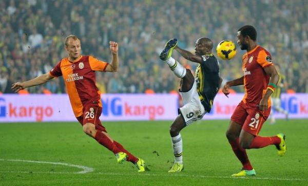 <p><b>Tarihi man kadrosu</b></p>  Fenerbahe Stad'nda 22 Aralk 1999 tarihinde yaplan ve hakem Muhittin Boat'n ynettii karlamada Galatasaray'n gollerini 20. dakikada Hasan a, 30. dakikada Marcio atarken, Fenerbahe'nin tek gol ise 52. dakikada Moldovan'dan geldi.