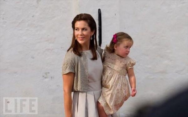 <b>Danimarka Prensesi Mary</b> Danimarka'nn veliaht Prensi Frederik'in ei