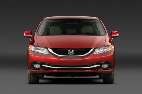 <p><b>CIVIC SEDAN'DA YIL SONU FIRSATI!</b></p>   Honda; Civic Sedan sahibi olmak isteyenlere aralk aynn sonuna kadar srecek kampanyayla zel faiz oran ve takas indirimi frsat sunuyor.
