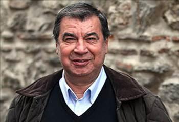 <p><b>Aykut Iklar</b></p>  Milli takmn Avrupa ve Dnya Kupas elemelerinde rezil olmasna aryoruz. te Trk futbolu bu. Bu ma beenen var m? Galatasaray'n karizmatik teknik direktr nisan ayna kalmaz kendi istei ile kaar gider. Adam  ma sonra btn bildiklerimi unutacak.