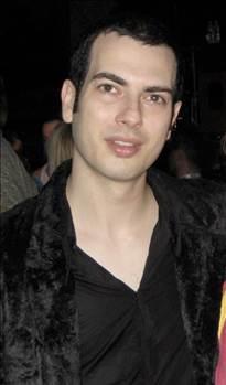 <p><b>Harun Tekin</b></p>  galatasaray'a her eyden nce dzgn bir tercman lazm. mancini'ye "lig uzun bir maraton" dedirten kim bilir baka ne amlar devirir..