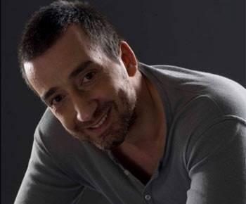 <p><b>Yunus Gne</b></p>  Bi sihirbazlarin, bide hakemlerin triplerine bayiliyorum.