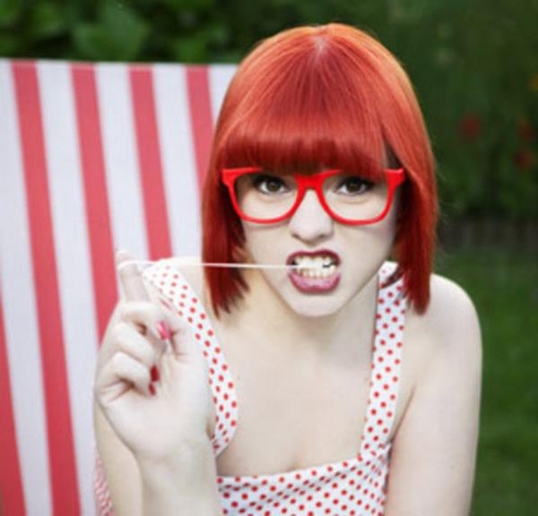 Mayo Clinic Uzmanlar yaptklar bir deneyde, sakz inemenin saatte 11 kalori yakmn saladn hesaplamlardr...