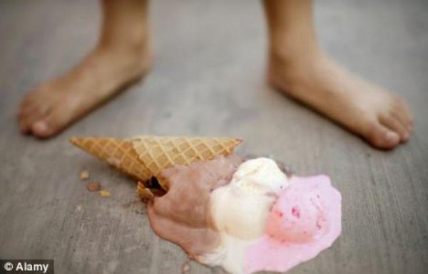 Bir yiyecek yere dtnde bakterilerin yzde 99'u annda ona bular