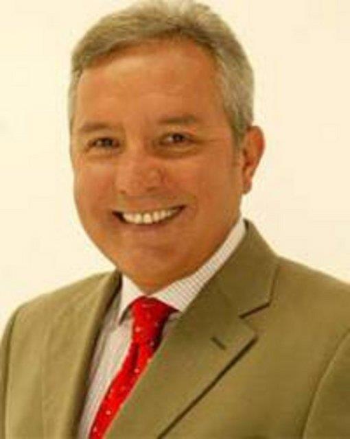 <p><b>LKER YASN</b></p>   "Bu akam deerli konuklarmzn yannda ok daha deerli iki konuumuz var."