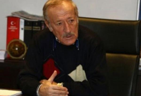 <p><b>TELEGOL SPOR PROGRAMI</b></p>   ZYA ENGL: "Galiba ben Trke anlamyorum, zrlym bu konuda."   <p>TURGAY EREN: "Eeee, o zaman ngilizce anlat.</p>   ZYA ENGL: "talyanca alyorum."