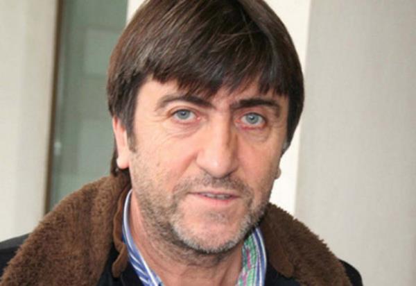 <p><b>RIDVAN DLMEN</b></p>   Sper ligde ilk alt takmda alt takm var"