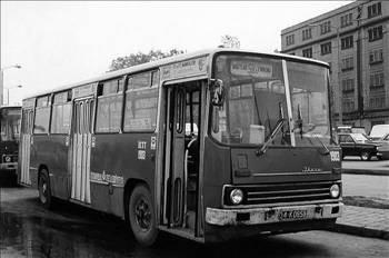 B�LETLERDE KITA UYGULAMASI:    �ETT ara�lar�yla seyahat ederken, �imdiki gibi tek tip �cret vermek yerine, gidilecek mesafe kadar �cret �denirdi. Bu sistemde, hatlar belirli k�talara b�l�nm��t�. �ehrin ana merkezleri k�ta s�n�rlar�n� g�sterirdi. Biletlerin �zerinde 1 numaradan ba�layan ve 12’ye kadar devam eden, kutu i�ine al�nm�� s�ra numaralar� bulunurdu. Gitmek istedi�iniz dura�� bilet�iye s�ylerdiniz, o da bindi�iniz k�tan�n ve gitmek istedi�iniz semtin i�inde bulundu�u k�ta numaras�n�n �zerini kalemiyle i�aretler ve bileti keserek size verirdi. Haliyle, gidilecek mesafe artt�k�a �deyece�iniz para da artard�.