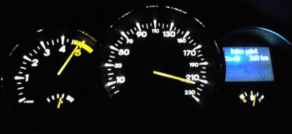 <b>"DDAS"</b> terimi ise otomobil kullanrken uyuklamaya balayan ya da sal bozulan srcy tehlikeden korumak iin gelitirilen sistem olarak adlandrlyor.