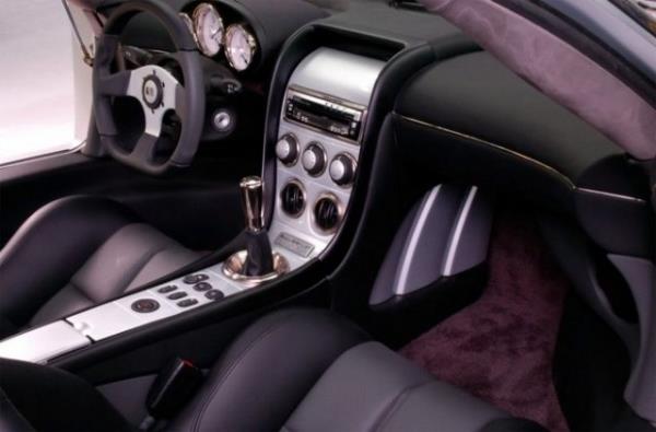 <b>GCC:</b> Otomobilin farlarnn aydnlatt alann dnda kalan grnty kzltesi olarak yol bilgisayarnn ekranna aktaran sistem.