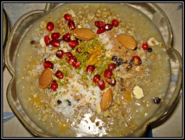 1.Buday byk bir tencereye 9-10 saat ncesinden byk bir tencereye alp ierisini su ile doldurarak bir tam kaynatn.