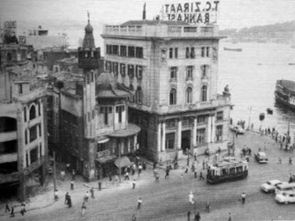 TÜRKİYE SOSYALİST EMEKÇİ VE KÖYLÜ PARTİSİ - 1946, İstanbul - Kurucular: Dr.Şefik Hüsnü Deymer, Ragıp Vardar, Fuat Bilego, İstefo Papadopulos