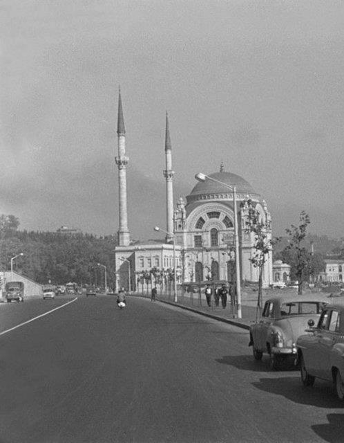 TÜRK MUHAFAZAKAR PARTİSİ - 1947, İstanbul - Kurucular: Cevat Rifat Atilhan, Zekai Dik, Yekta Göreli
