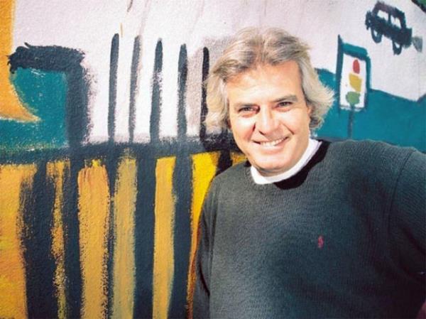 Akan, oyunculua balad 1971-1978 yllar arasnda romantik ya da apkn rollerinde grld.