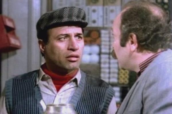 Yzlerce kez izlendii halde her defasnda ilk kez izleniyor gibi kahkahalar attran Sunal'n srrnn ne olduunu bulmak iin niversitede, 'Trk Sinemasnda Kemal Sunal Gldrs ve Toplumsal Gerekilik' balyla tez hazrlad.