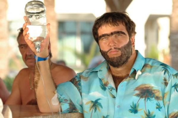 Eletirilen halk tiplemesi 'Recep vedik' sinemada rekorlar altst etti.